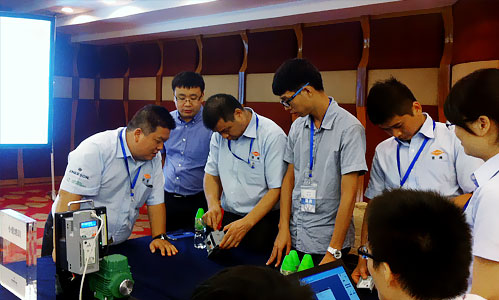 專業(yè)的技術(shù)團(tuán)隊(duì)，實(shí)時(shí)為您保駕護(hù)航