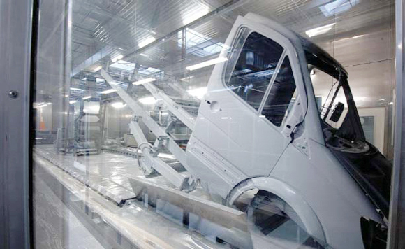 戴姆勒克萊斯勒選用艾默生CT驅動器 戴姆勒克萊斯勒選用艾默生CT驅動器